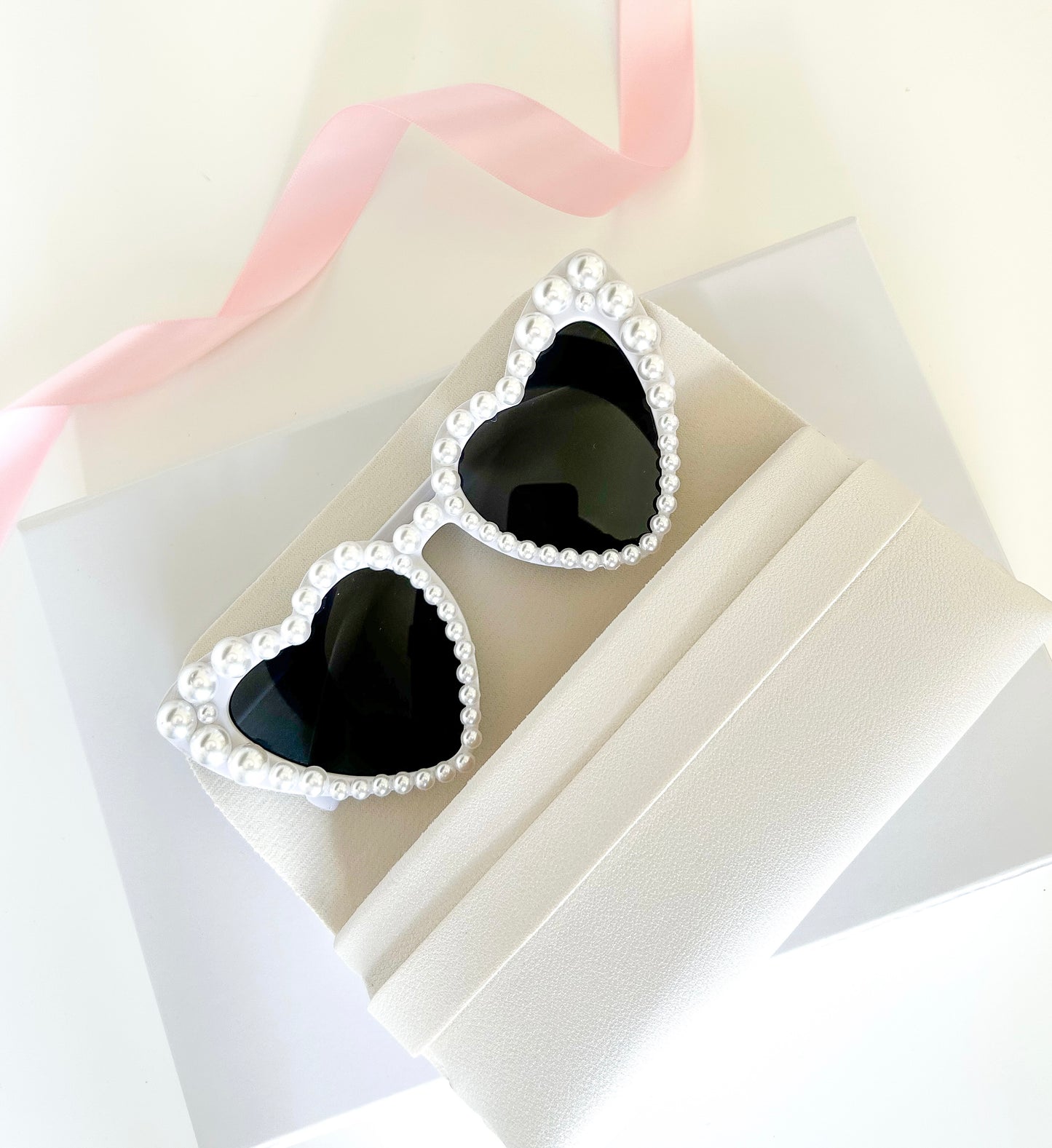 PEARL HEART SHAPED SUNGLASSES