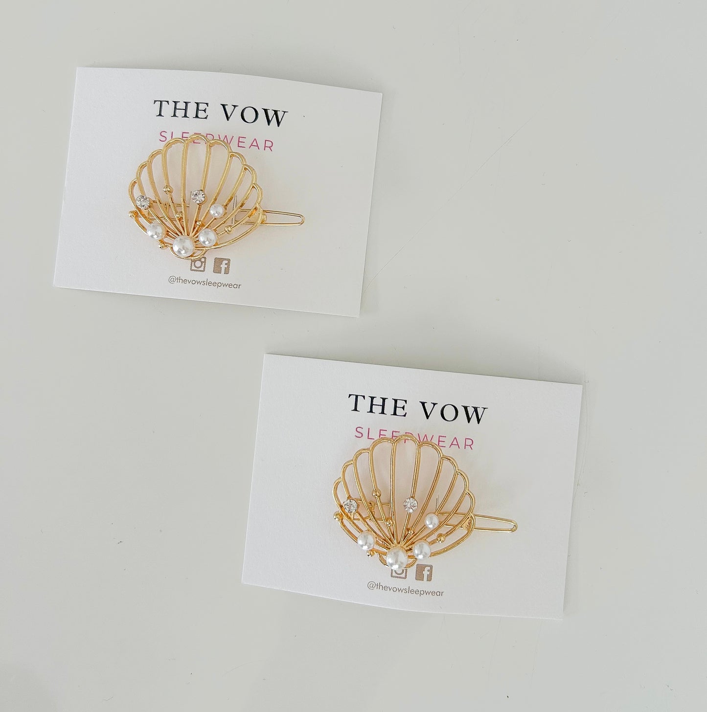 GOLDEN PEARL SHELL CLIP
