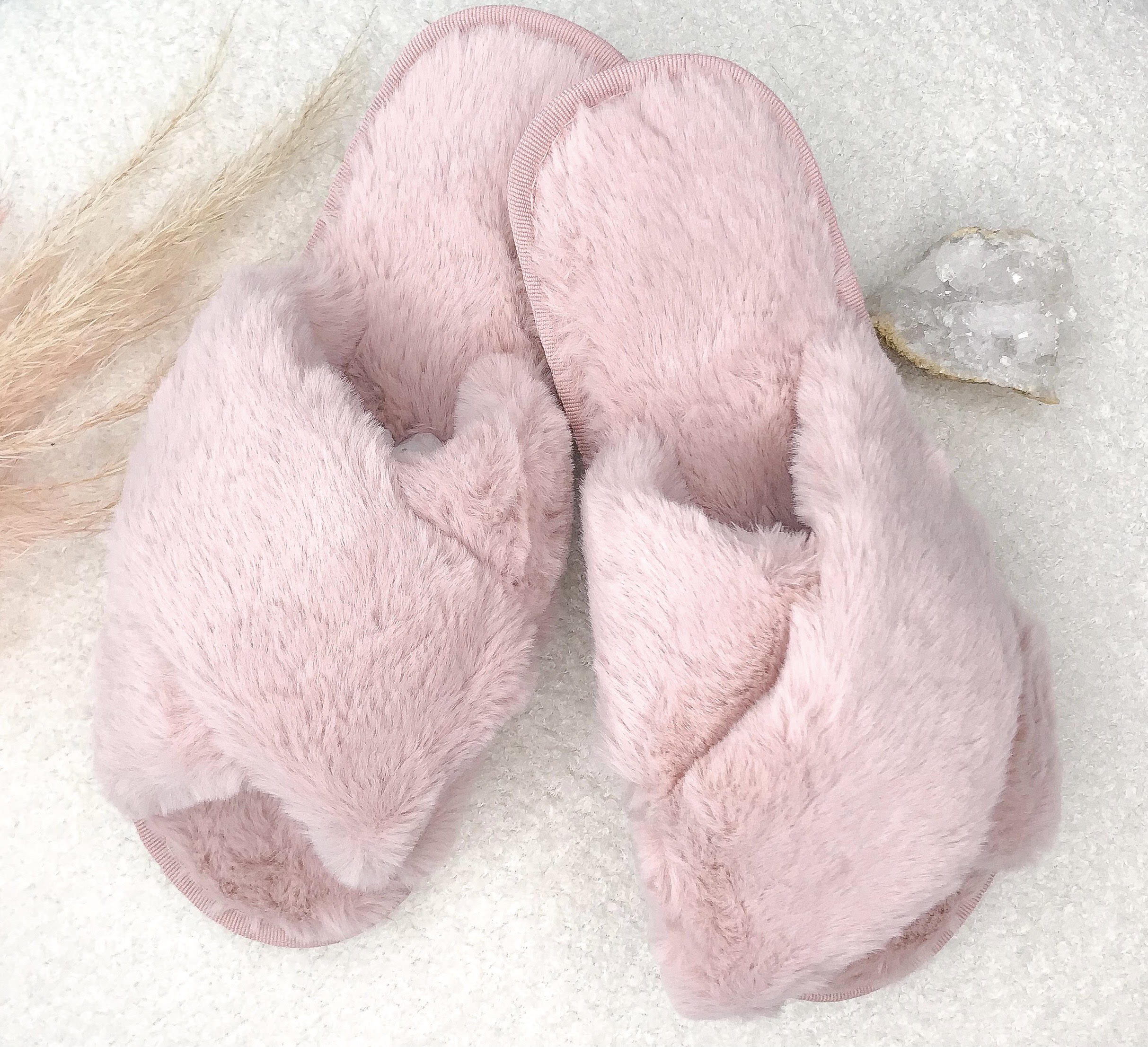 Light pink fuzzy slippers hot sale