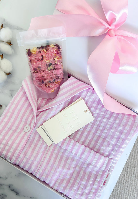 WITH LOVE HAMPER PINK